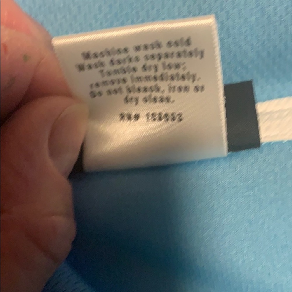 Athleta workout top. - Picture 8 of 8